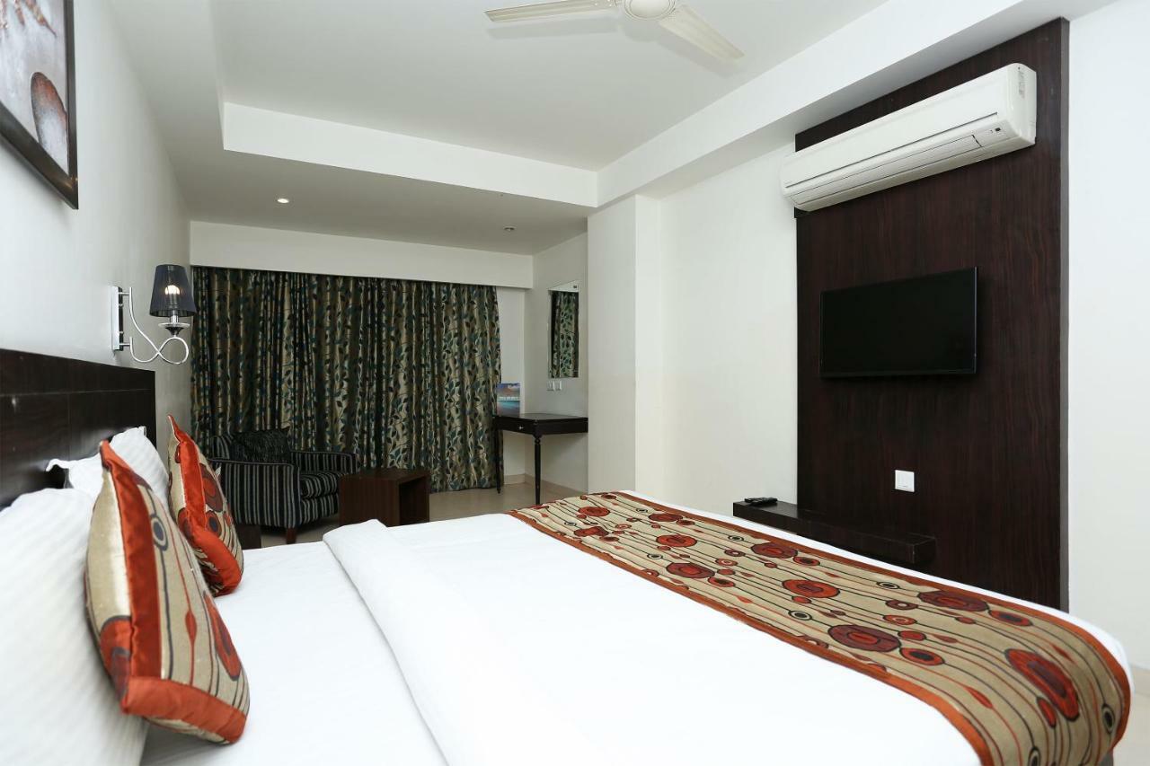 Capital O 3600 Hotel Royal Windsor Kathgodam Экстерьер фото