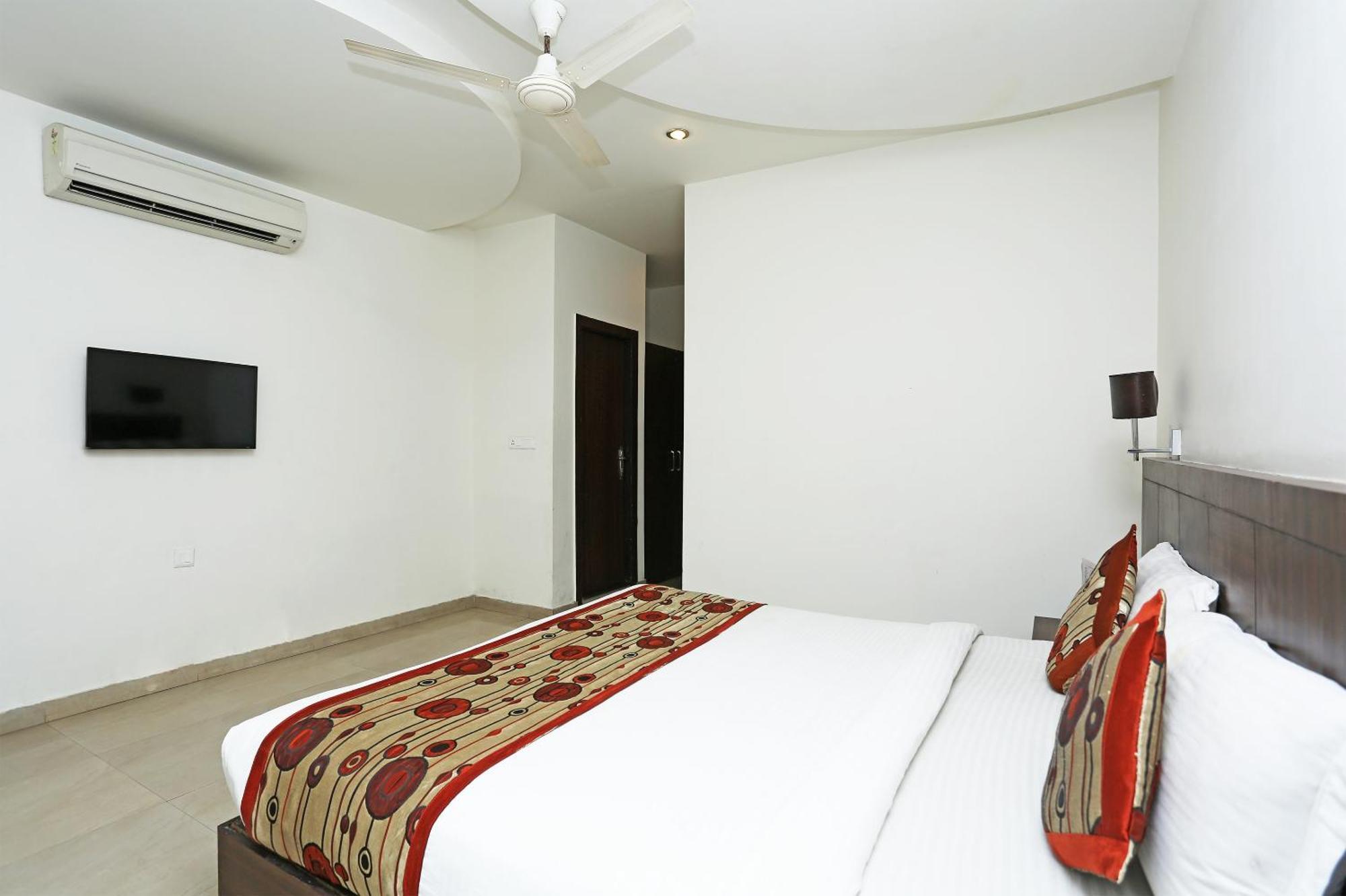 Capital O 3600 Hotel Royal Windsor Kathgodam Экстерьер фото